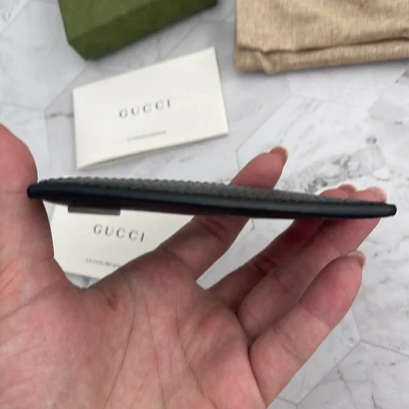 $750 New, Authentic GUCCI Black Leather Card Holder Unisex
